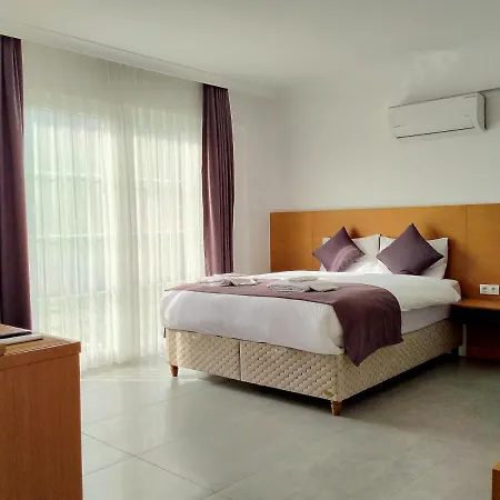 Отель Adahan Family Gocek 3*